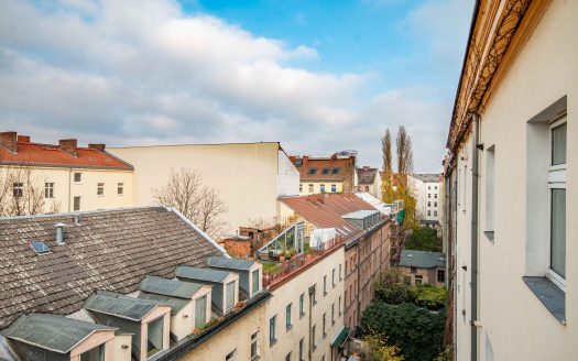 2 apartments – collapsible as maisonette with fireplace + terrace + balcony
